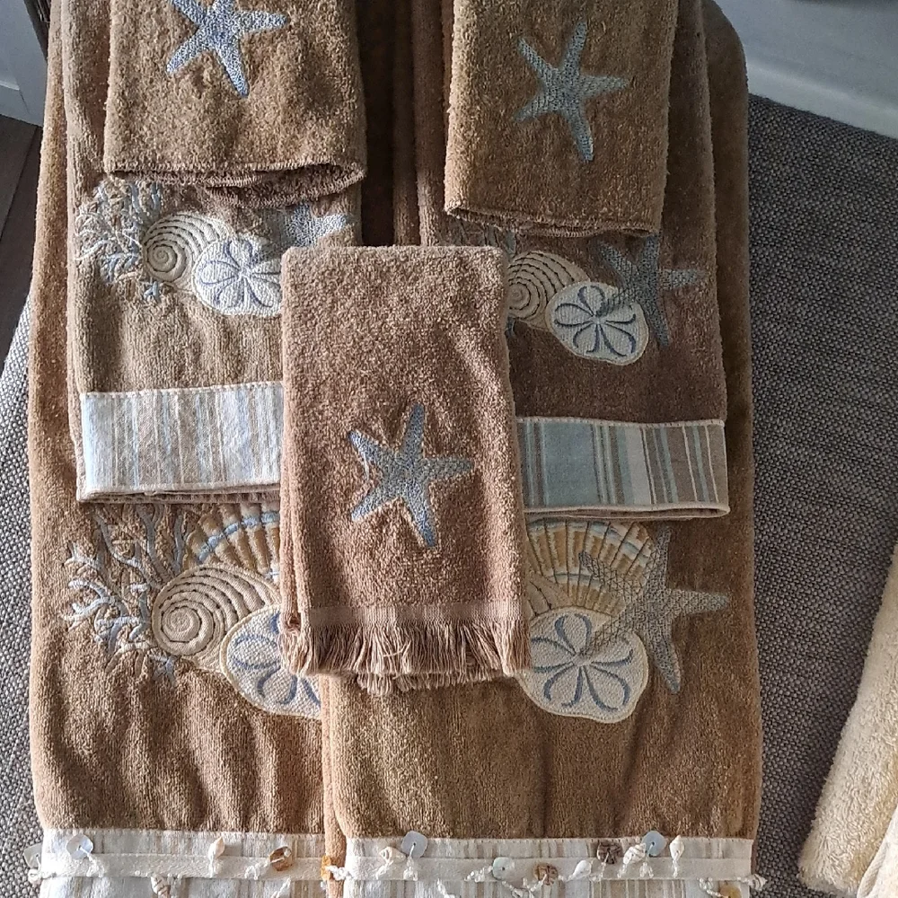 Avanti Coastal Brown and Blue Towel Set